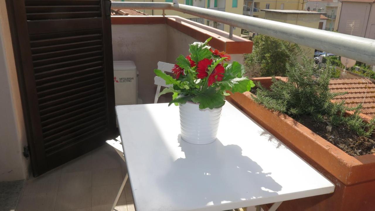 Residenza Turistico Alberghiera Corallo Кастильоне-делла-Пеская Экстерьер фото